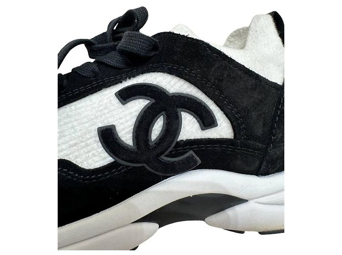 Timeless Chanel CC Logo Canvas Sneaker Weiß & Schwarz - Größe 40 Gebraucht - Ansicht 4