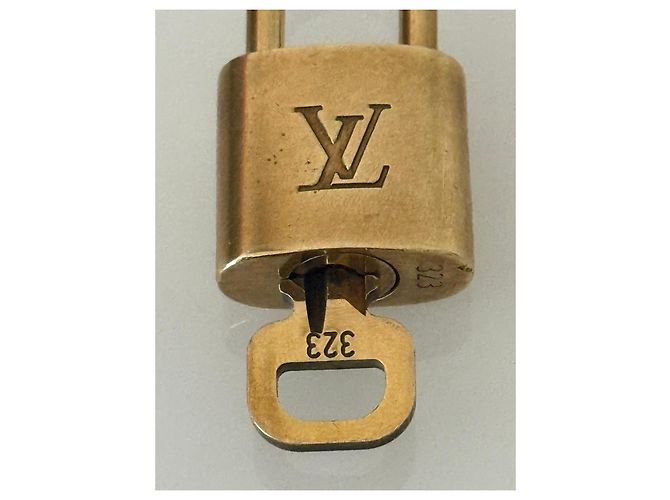 Louis Vuitton Vorhängeschloss mit Schlüssel 323 Golden - Ansicht 4