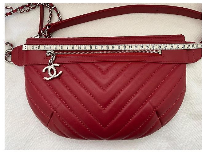 Chanel Chevron Gürteltasche aus rotem Leder - Ansicht 6
