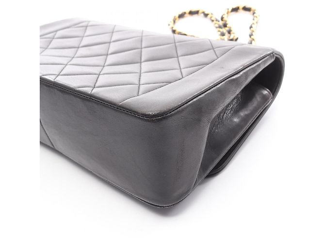Borsa a tracolla Chanel Matelassé Diana Flap Nero - vista 12