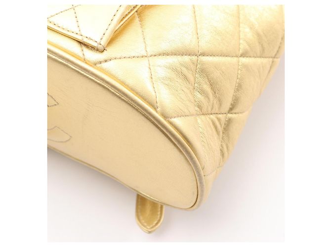Zaino Chanel Matelassé in pelle oro D'oro - vista 6