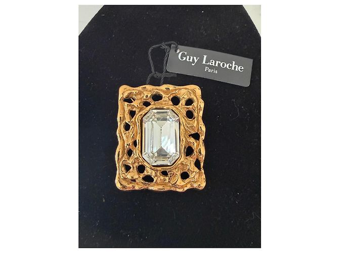 Broche Rectangular Guy Laroche Dorado con Cristal - vista 2