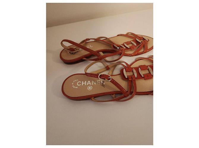 Chanel Lackleder Sandalen Orange - Ansicht 2