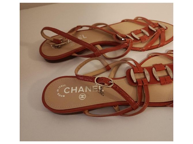 Chanel Lackleder Sandalen Orange - Ansicht 3