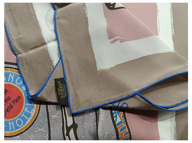 Foulard in seta Louis Vuitton Tema Viaggio Marrone Rosa Bianco Blu Beige - vista 5