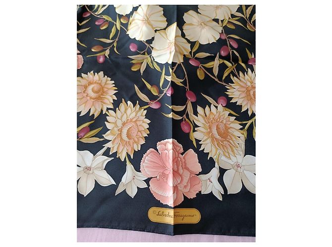 Salvatore Ferragamo Seidentuch mit Blumenprint Pink Weiß Golden Dunkelblau - Ansicht 4