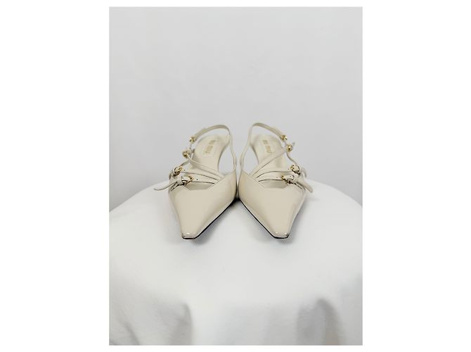 Miu Miu Spitz zulaufende Slingback-Pumps Roh - Ansicht 4