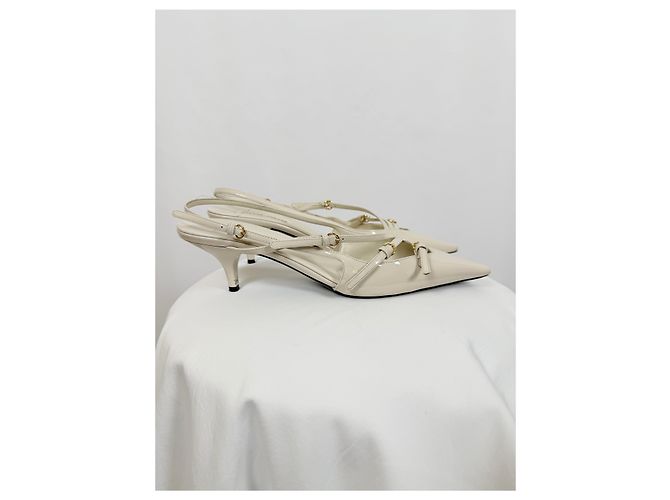 Miu Miu Spitz zulaufende Slingback-Pumps Roh - Ansicht 6