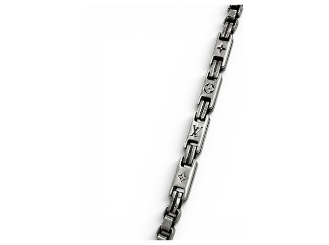 Louis Vuitton 2024 Silver Chain Necklace Model M02027 Silvery - view 4