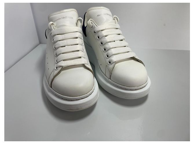 Sneaker Oversized Alexander McQueen Bianco Navy Camoscio Blu scuro - vista 3