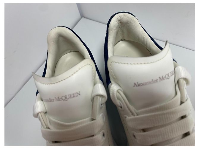 Sneaker Oversized Alexander McQueen Bianco Navy Camoscio Blu scuro - vista 4