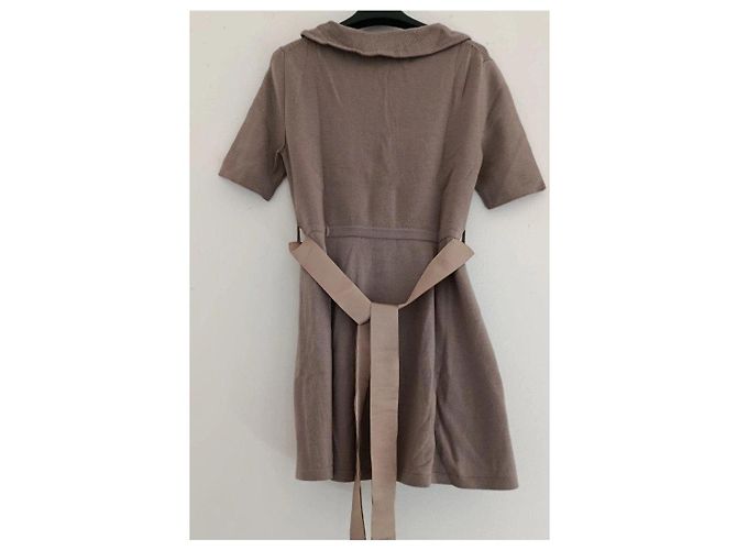 Fendi Tunika-Kleid aus beiger Wolle mit verzierter Gürtel - Ansicht 2