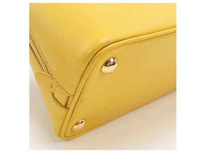 Mini borsa Prada in pelle Saffiano gialla Giallo - vista 5