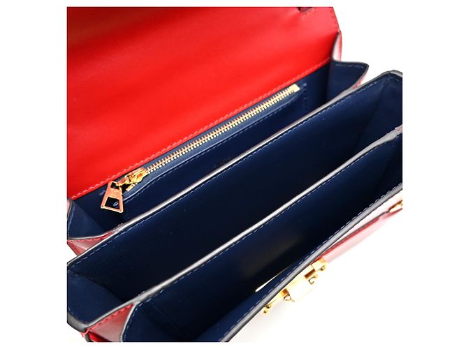 Borsa a tracolla Louis Vuitton Orsay MM in pelle di vitello Rosso - vista 5