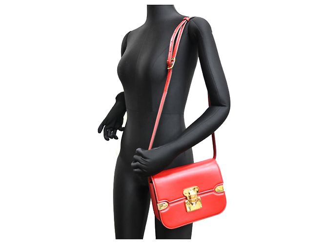 Borsa a tracolla Louis Vuitton Orsay MM in pelle di vitello Rosso - vista 8