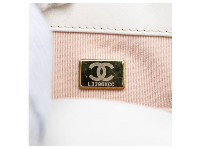 Chanel White Square Calfskin Boy Reverso Flap Bianco Crudo - vista 6