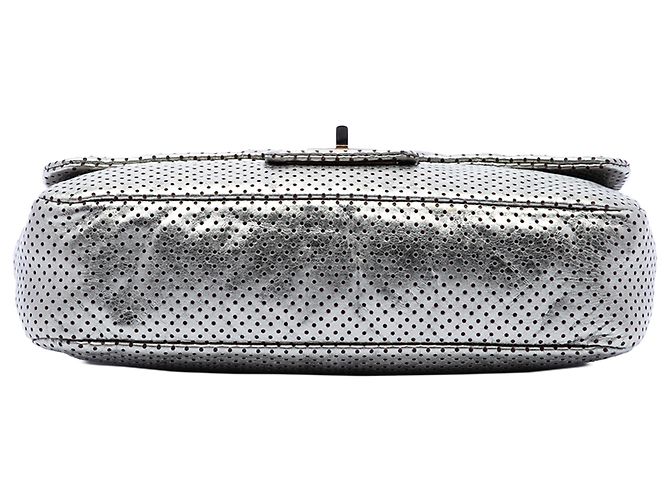 Chanel Silver Medium Reissue Perforated Calfskin Drill Flap Argento - vista 3