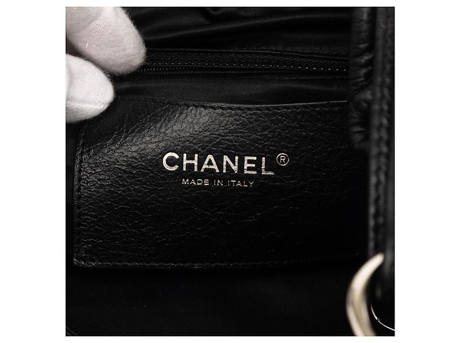 Borsa a secchiello On The Road in pelle di vitello lucida nera Chanel Nero - vista 5