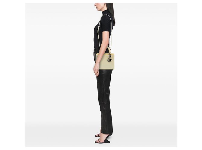 Dior Blanco Medium Patent Microcannage Lady Dior Crudo - vista 7