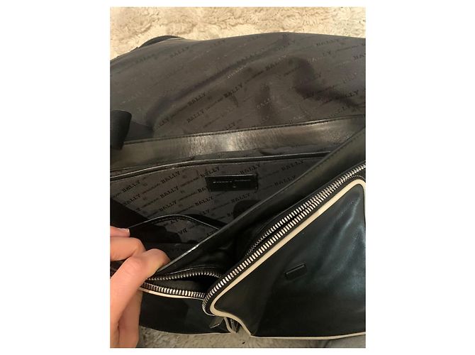 Bally Borsa Messenger in Pelle Nera Nero Bianco Rosso - vista 4