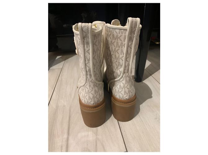 Botas de combate Michael Kors MK Monogram Castaño Beige - vista 5