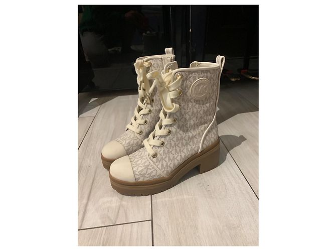 Botas de combate Michael Kors MK Monogram Castaño Beige - vista 7