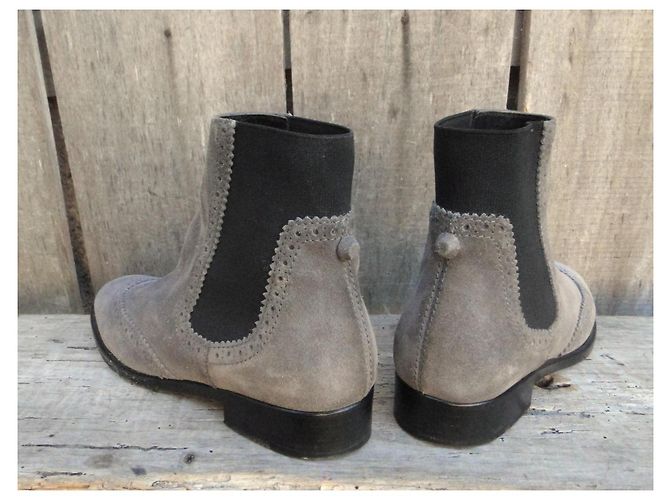 Balenciaga Botines Chelsea de Ante Gris - vista 4