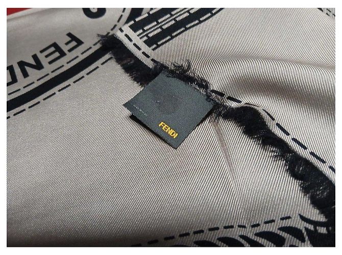 Foulard Fendi Selleria in Seta e Cashmere Nero Grigio - vista 5