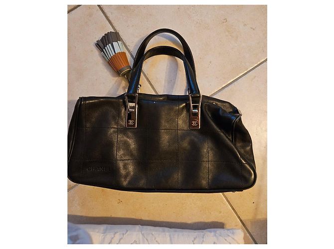 Borsa a mano Chanel East West Chocolate Bar Nero - vista 13