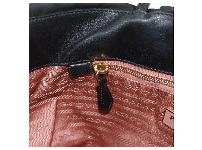 Borsa a mano PRADA Ribbon Nylon Nero Oro Auth 179608 D'oro - vista 20