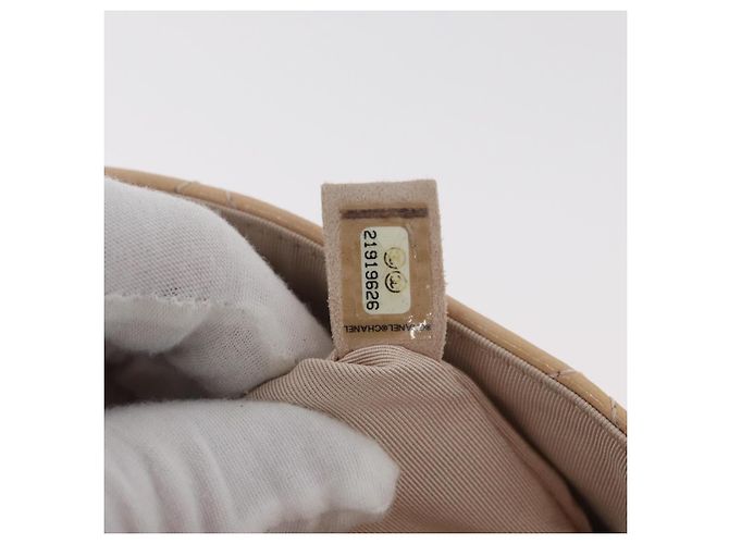CHANEL Matelasse Chain Shoulder Bag Patent leather Beige Gold CC Auth 179868A D'oro - vista 12