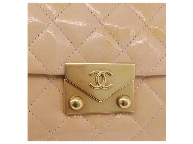CHANEL Matelasse Chain Shoulder Bag Patent leather Beige Gold CC Auth 179868A D'oro - vista 18