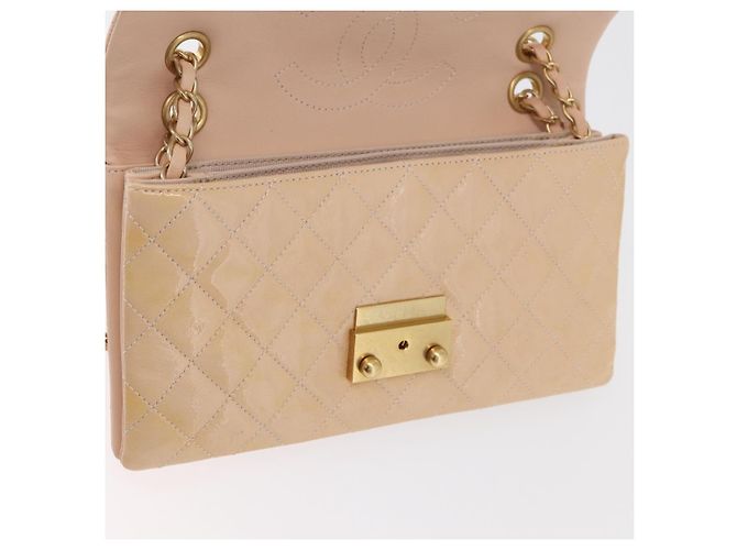 CHANEL Matelasse Chain Shoulder Bag Patent leather Beige Gold CC Auth 179868A D'oro - vista 20