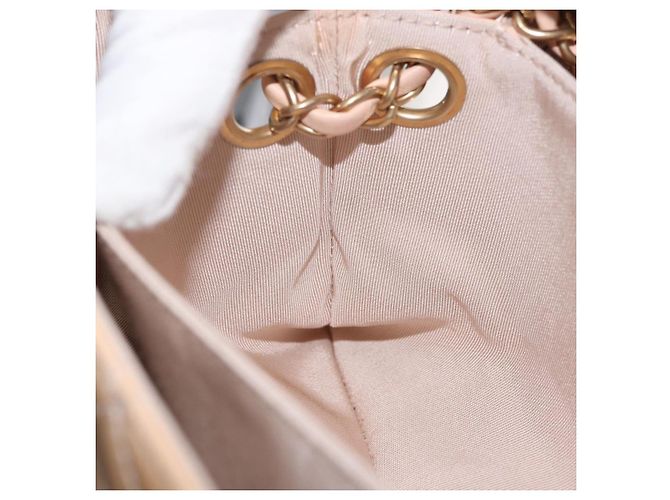 CHANEL Matelasse Chain Shoulder Bag Patent leather Beige Gold CC Auth 179868A D'oro - vista 24