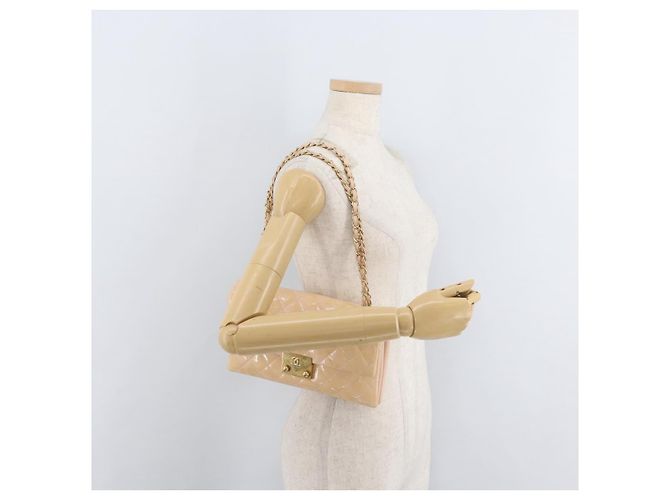 CHANEL Matelasse Chain Shoulder Bag Patent leather Beige Gold CC Auth 179868A D'oro - vista 28