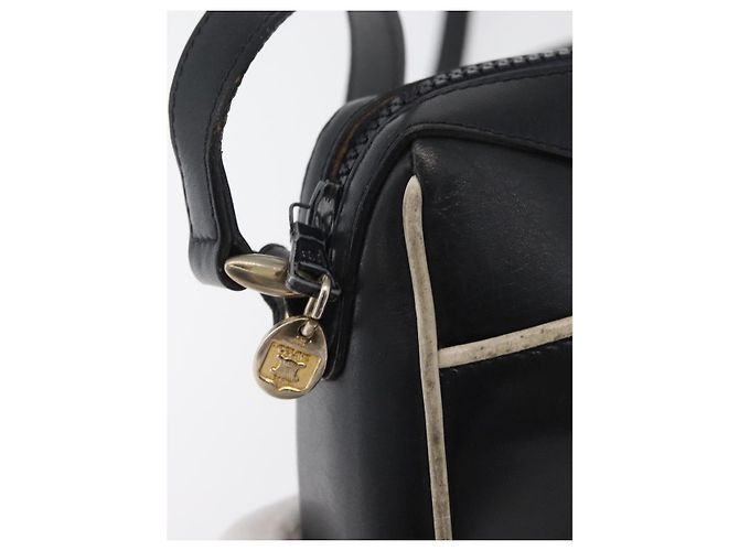Céline CELINE Schultertasche aus Leder Schwarz Gold Auth 180163 Golden - Ansicht 19