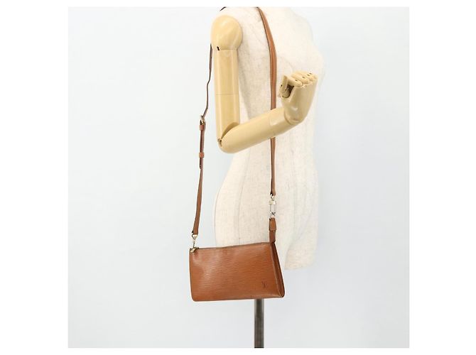LOUIS VUITTON Epi Pochette Accessoires Pochette Marrone M52953 LV Auth 179623 - vista 21