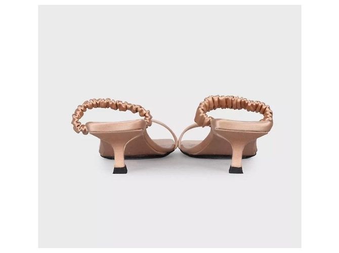 Khaite Kitten Heel Mules aus rosa Textil - Größe 38 Gebraucht - Ansicht 4