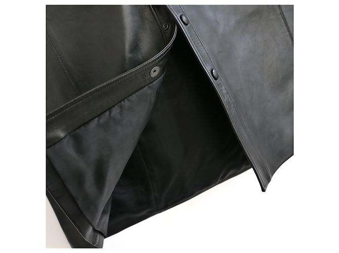 Saint Laurent Saia midi em couro preto com botões frontais - vista 4