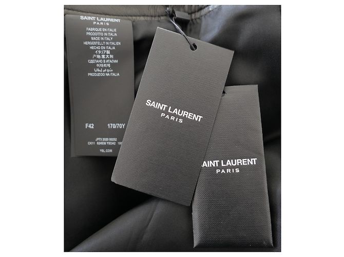 Saint Laurent Saia midi em couro preto com botões frontais - vista 7