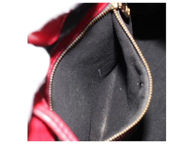 Borsa a Spalla LOUIS VUITTON Epi Petit Noe Rosso M44107 LV Auth 179148 - vista 20