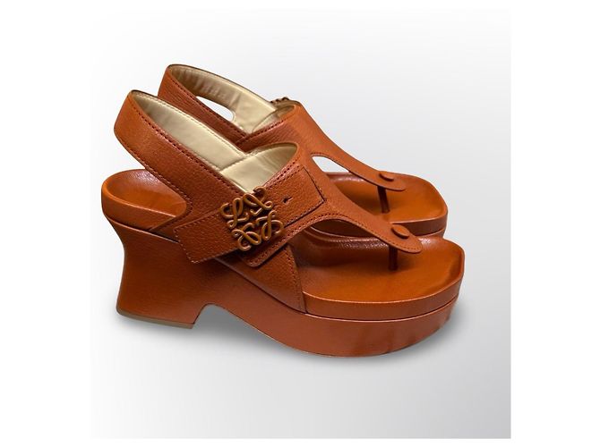 Loewe Anagram Sandali con Zeppa in Pelle Marrone Cammello - vista 13