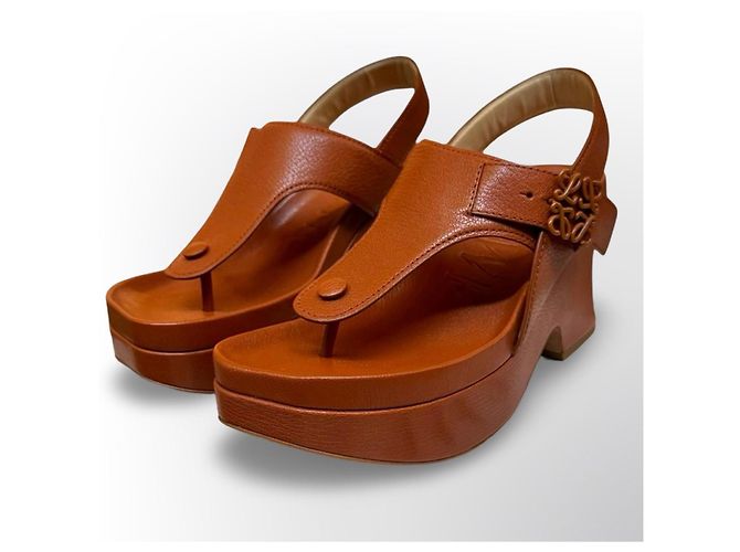 Loewe Anagram Sandali con Zeppa in Pelle Marrone Cammello - vista 19