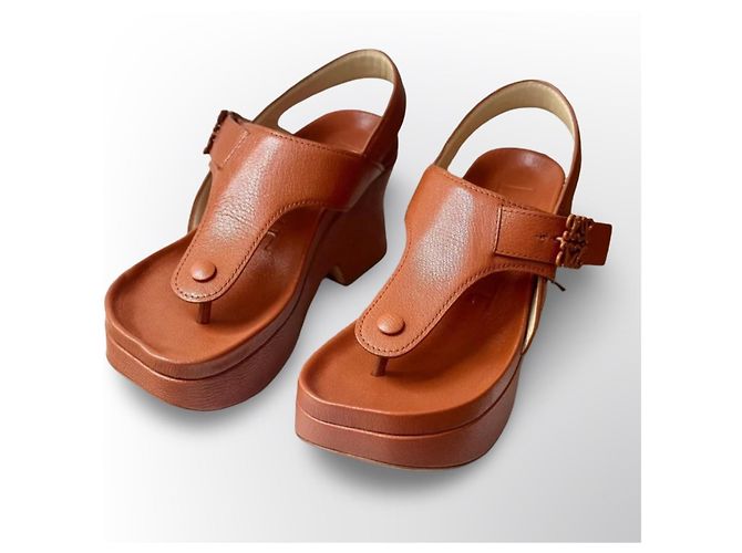 Loewe Anagram Sandali con Zeppa in Pelle Marrone Cammello - vista 3