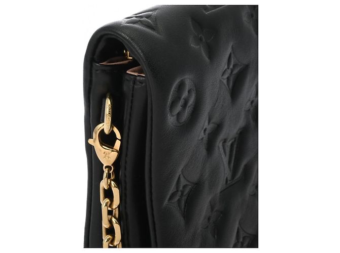 Pochette Coussin in Monogram Embossed Louis Vuitton Noir Nero - vista 9
