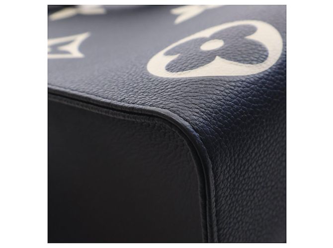 Louis Vuitton Black Bicolor Monogram Empreinte Giant Onthego MM Nero - vista 9