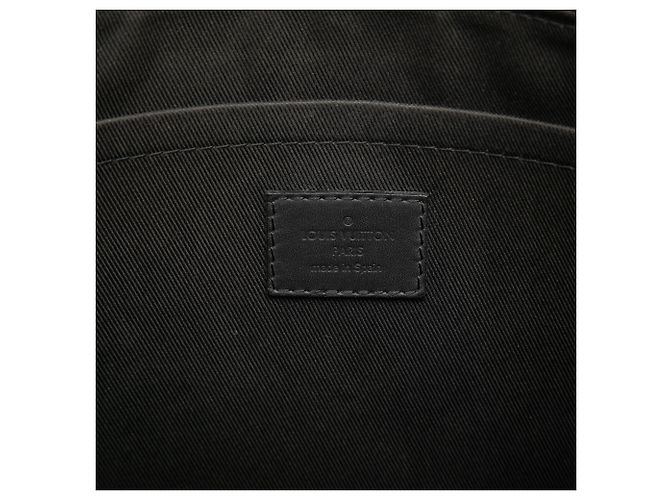Pochette Discovery Louis Vuitton Monogram Shadow nero - vista 5