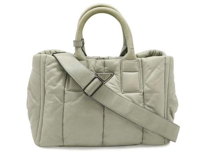 Prada Nappa Bomber Tote Bag in Hellgrau - Ansicht 2