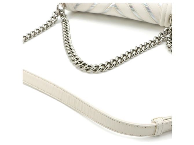 Borsa a tracolla Chanel Boy Chain in pelle bianca Bianco - vista 8