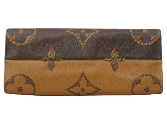 Borsa Tote Louis Vuitton Monogram Reverse Giant OnTheGo MM Marrone - vista 3